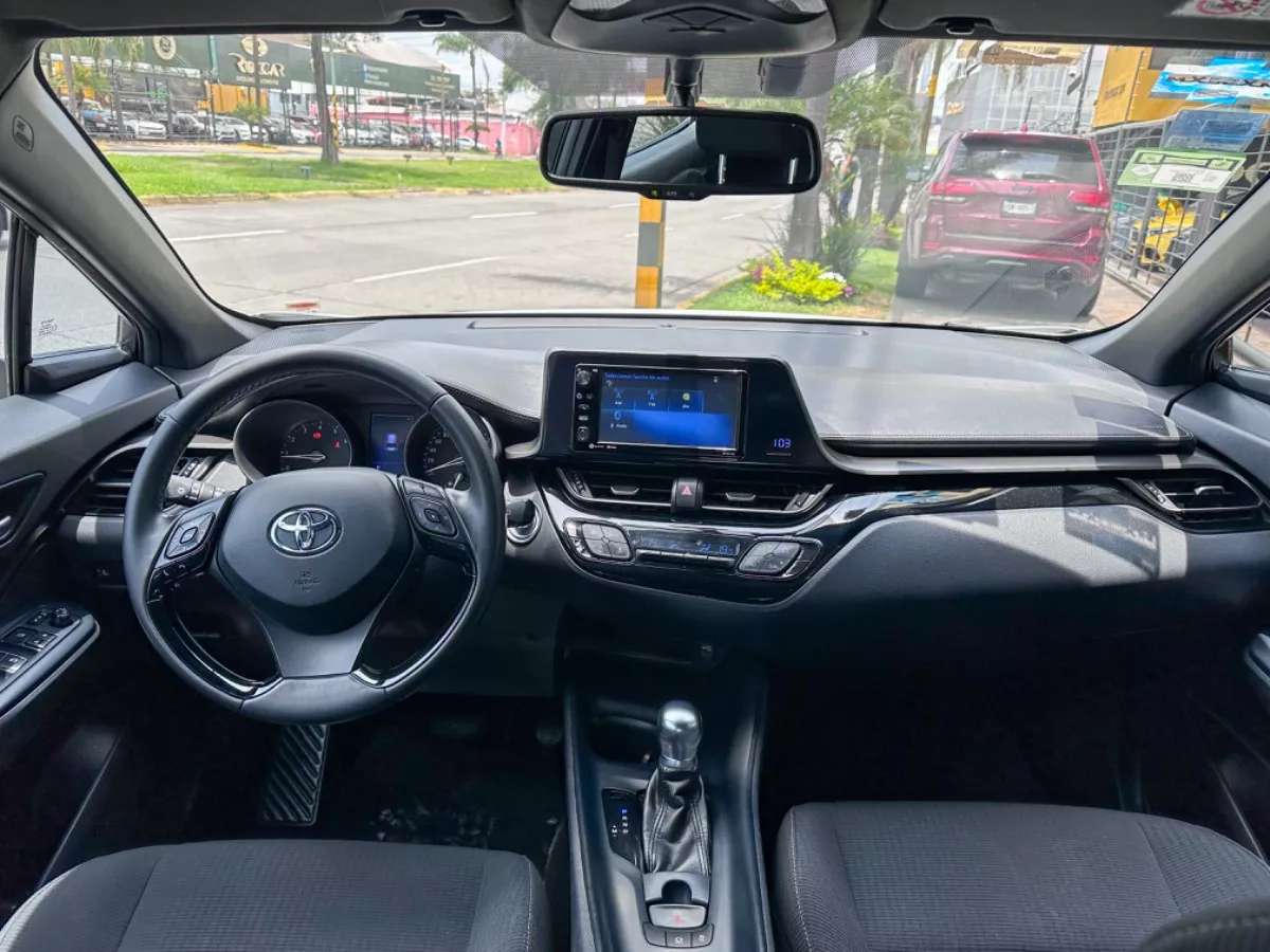 Car image 8