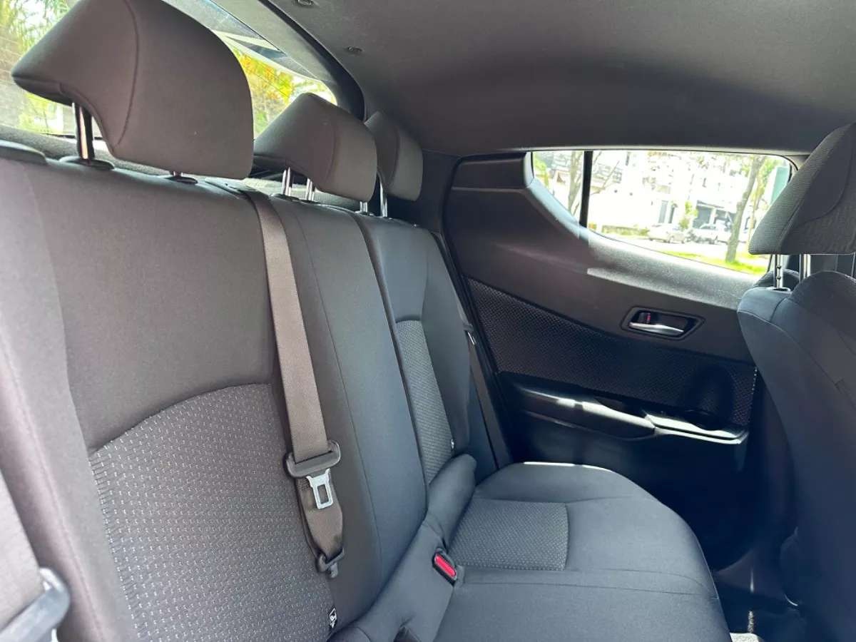 Car image 13