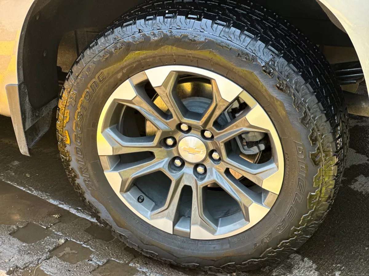 Car image 7