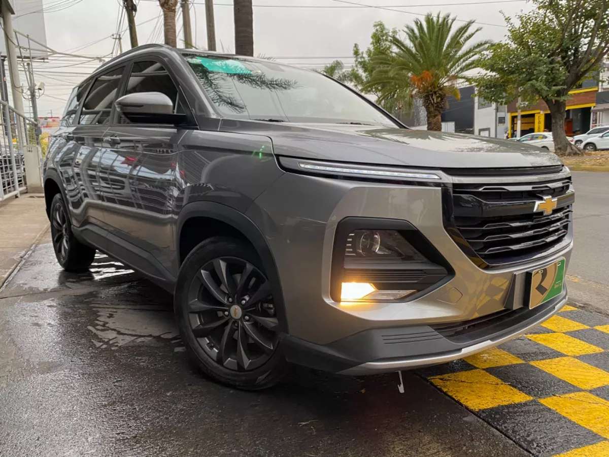 Car image 3
