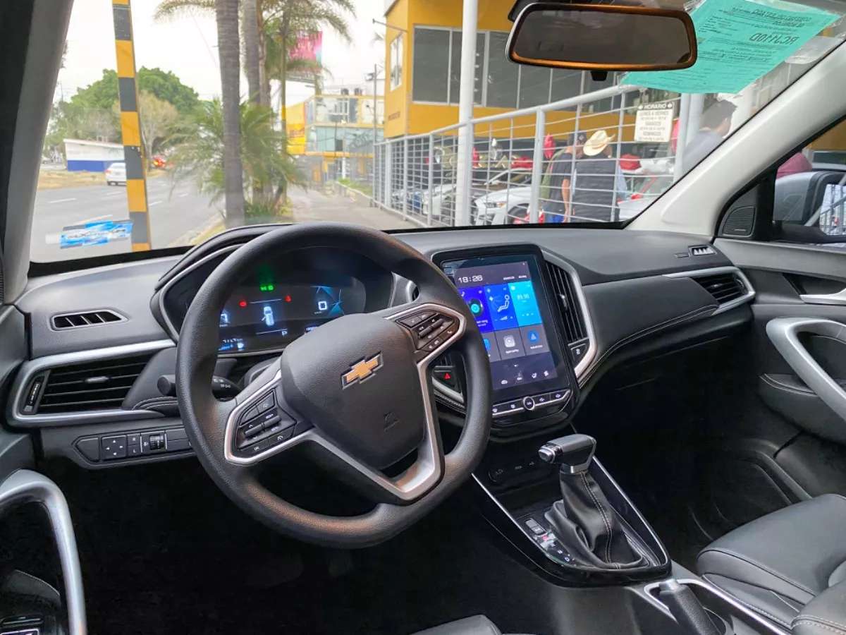 Car image 5