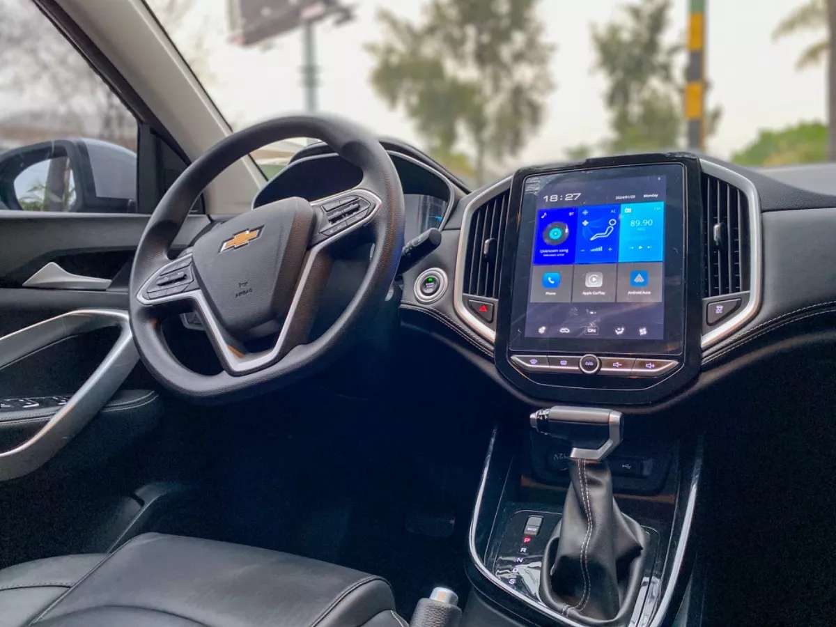 Car image 6