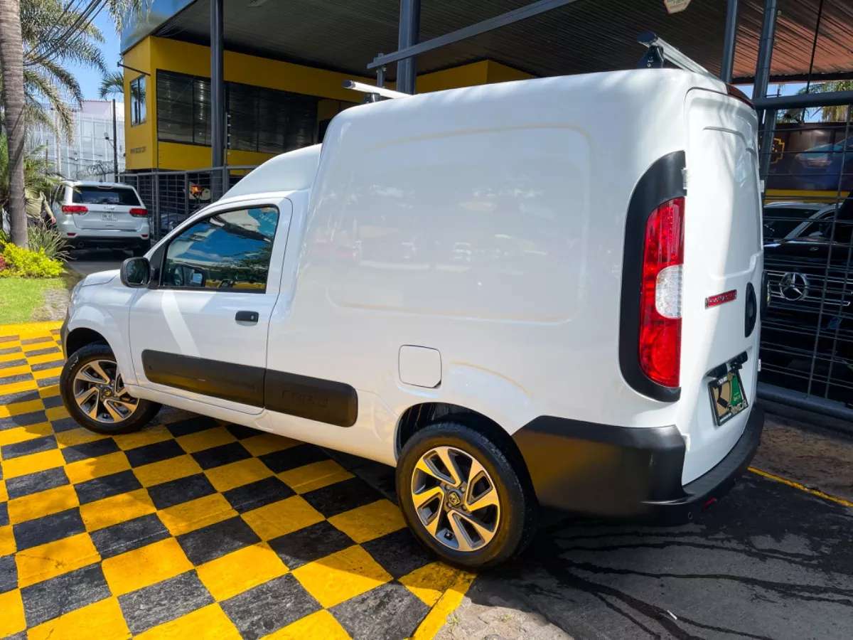 Car image 7