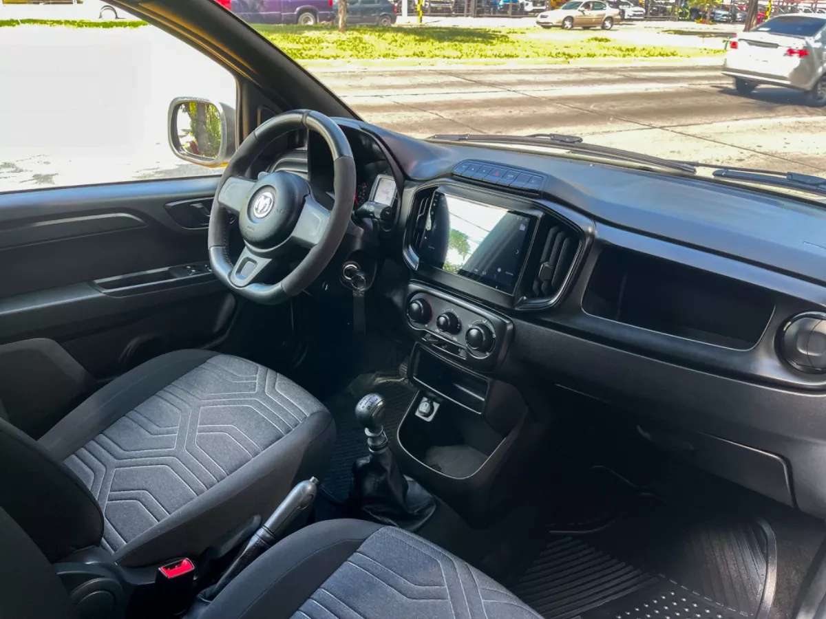 Car image 16