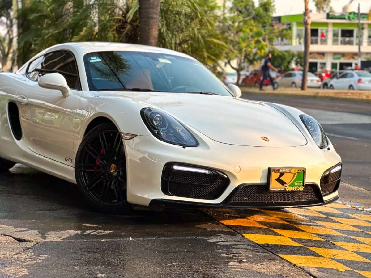 Car image 5