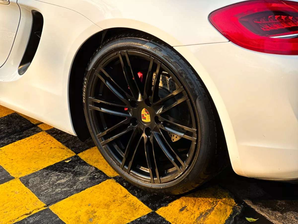 Car image 8