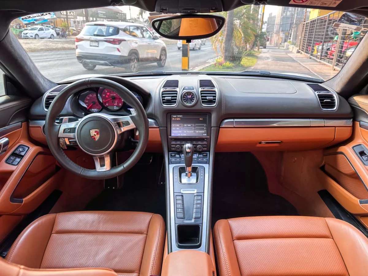 Car image 15