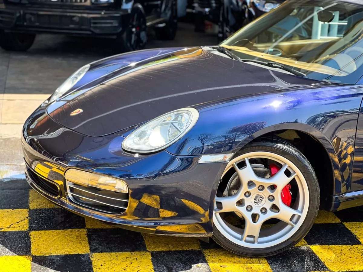 Car image 2