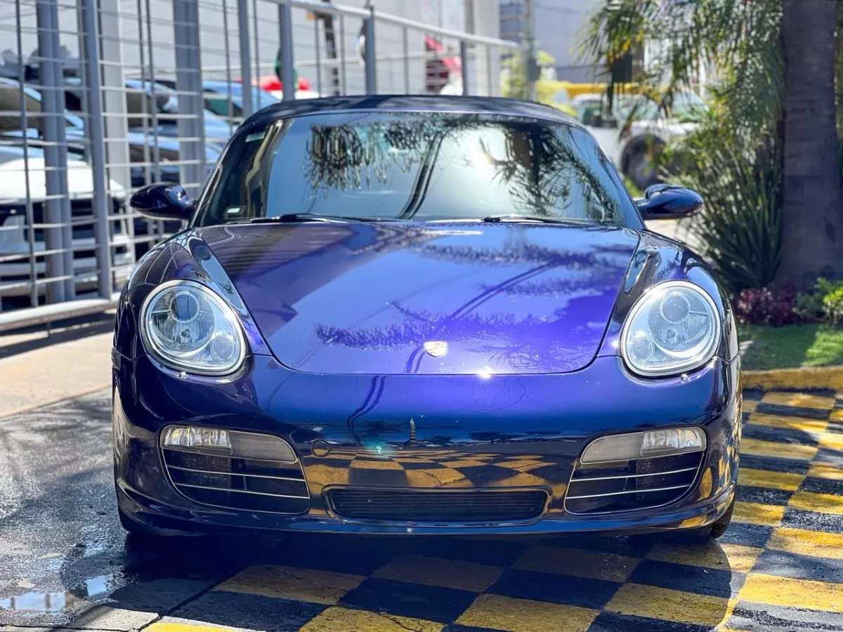 Car image 4