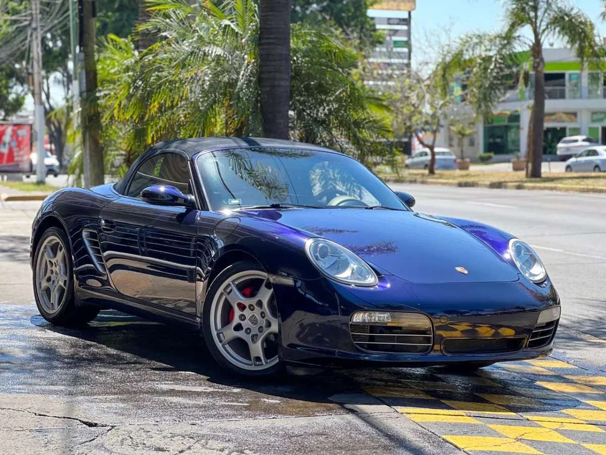 Car image 5