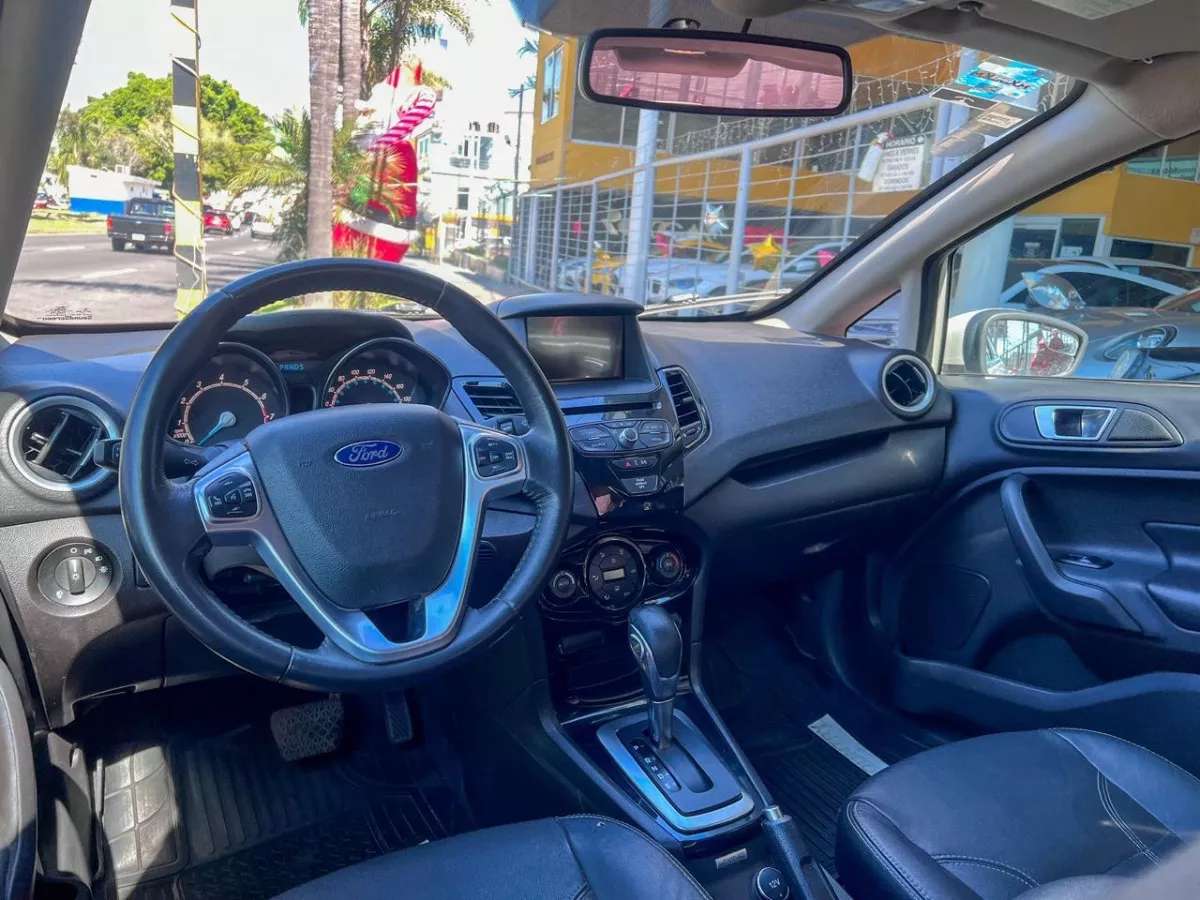 Car image 8