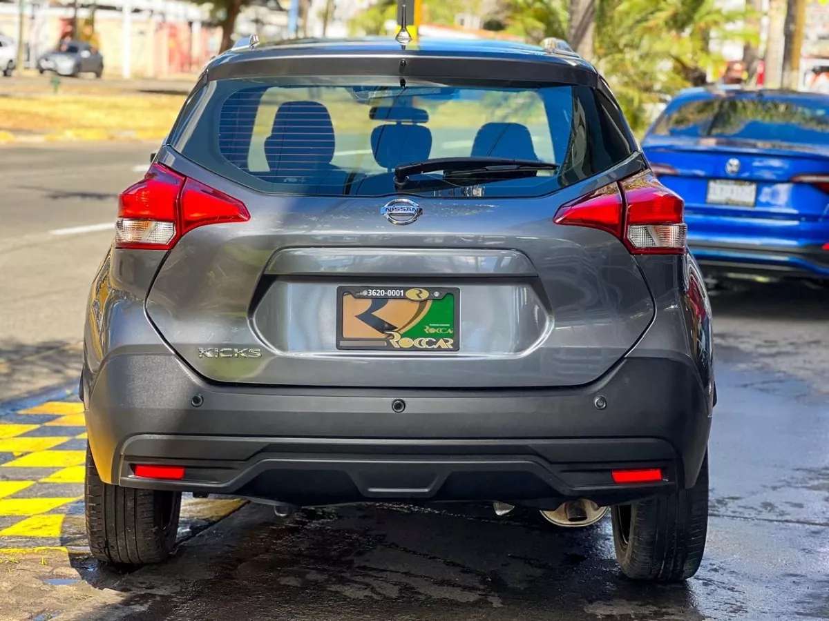 Car image 6