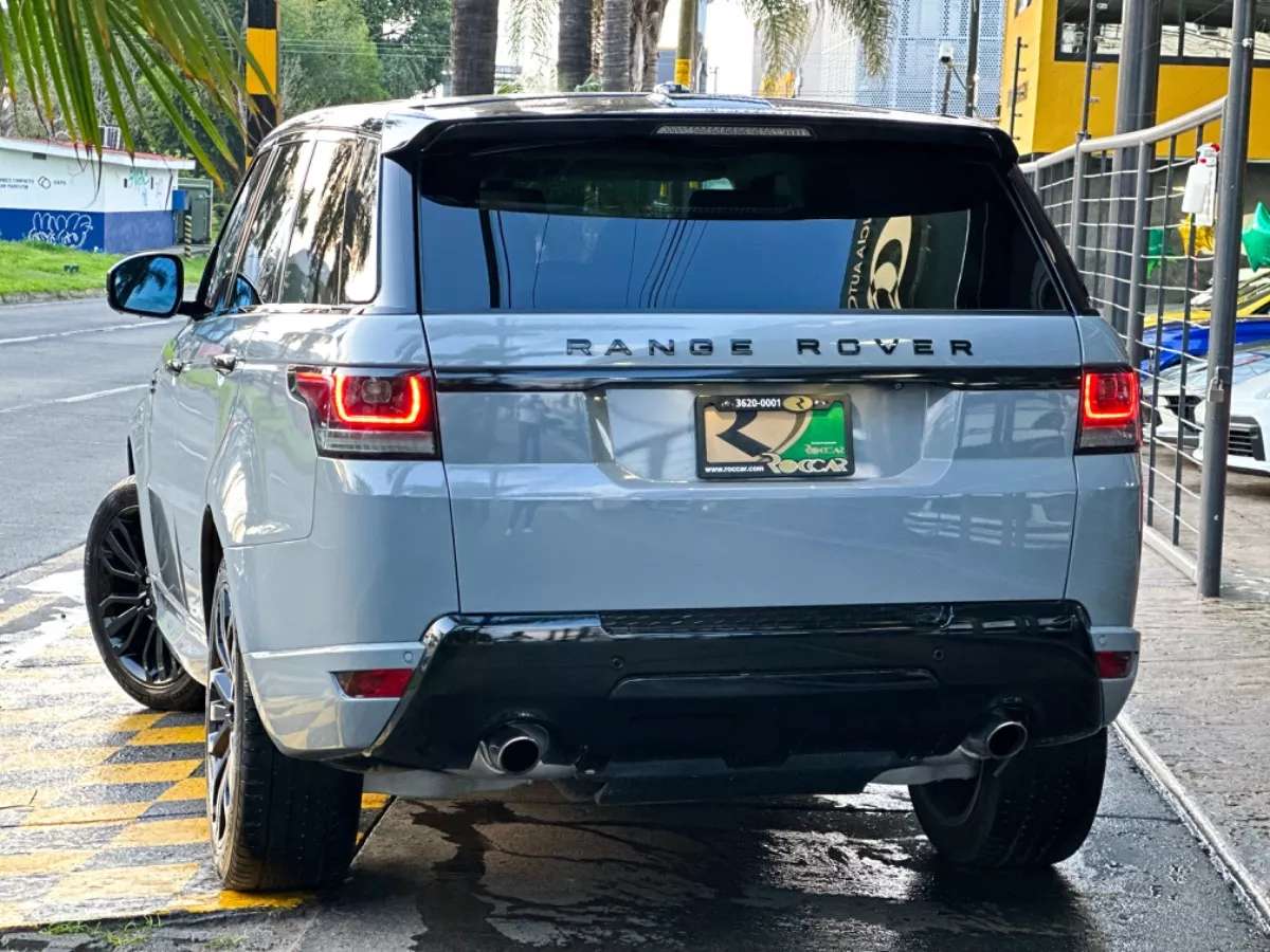 Car image 9