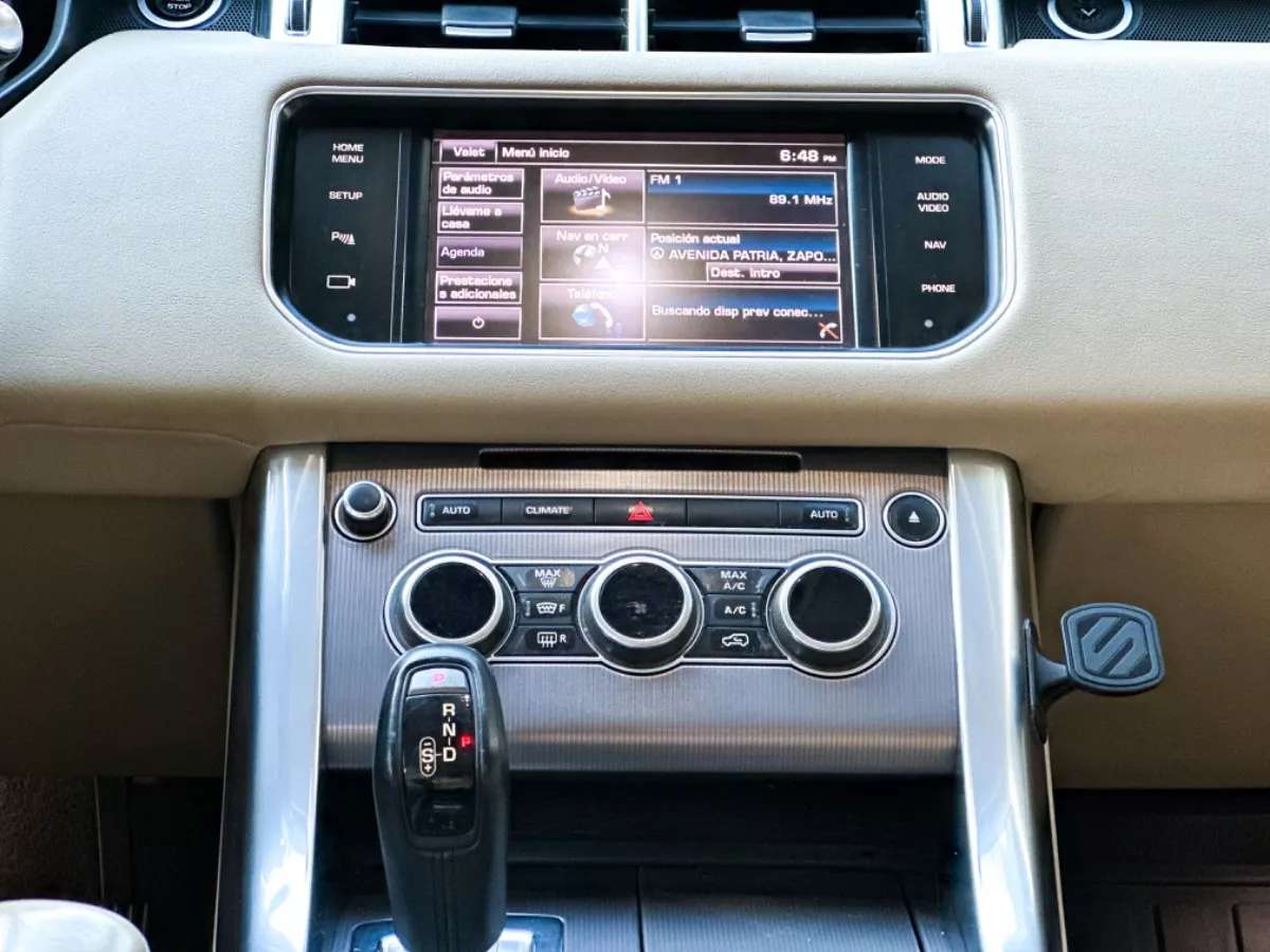Car image 13
