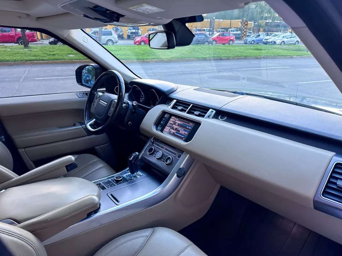 Car image 15