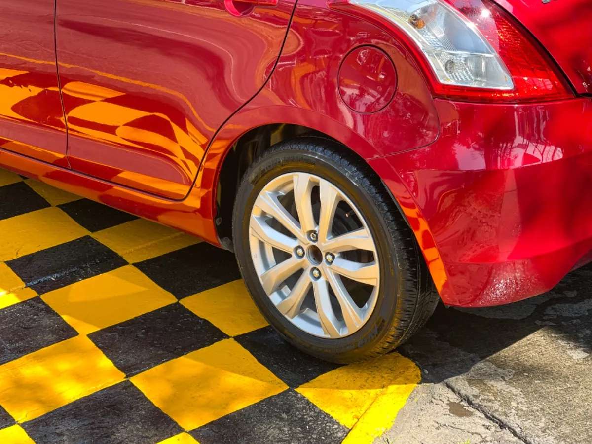 Car image 6