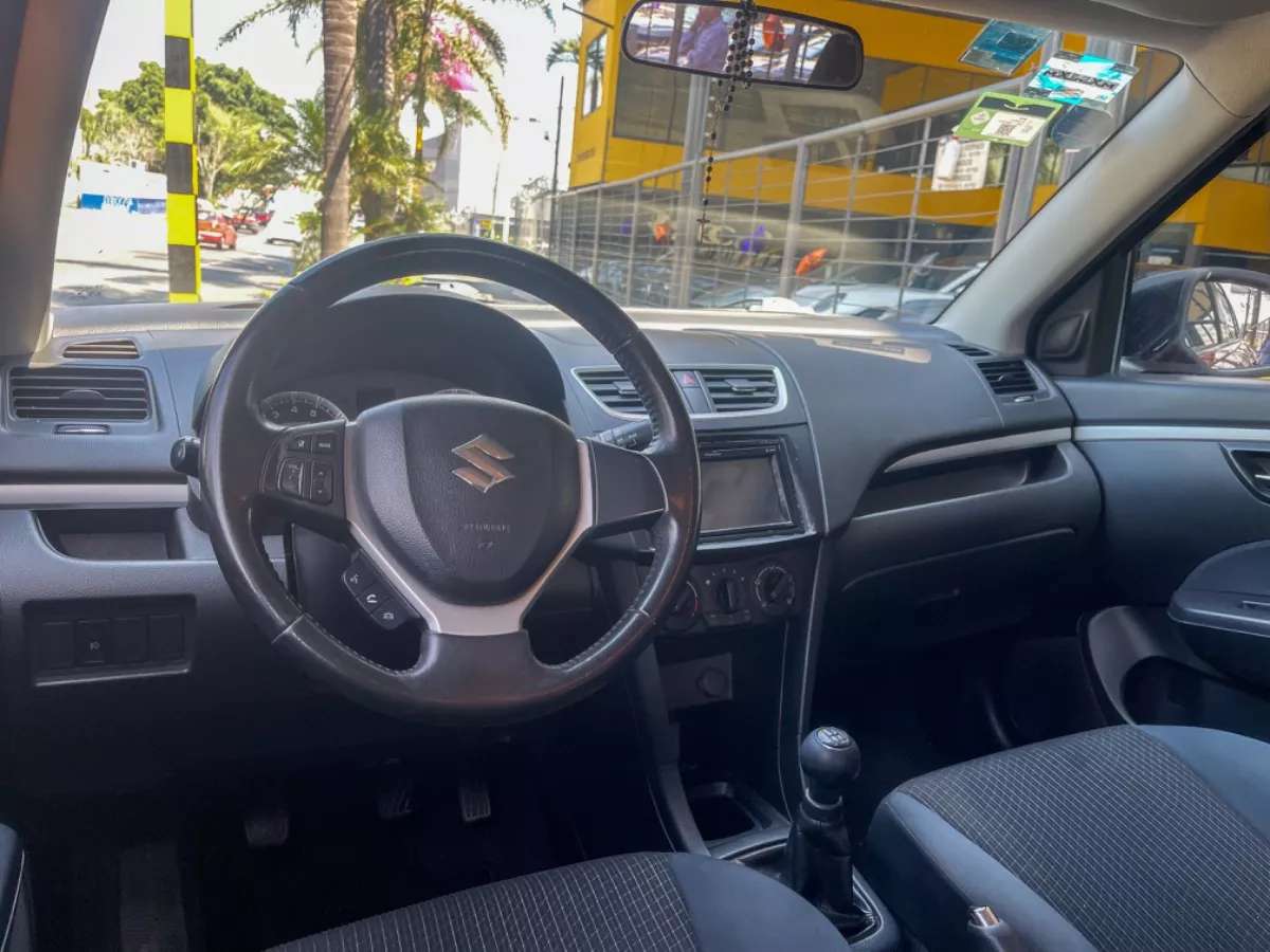 Car image 8