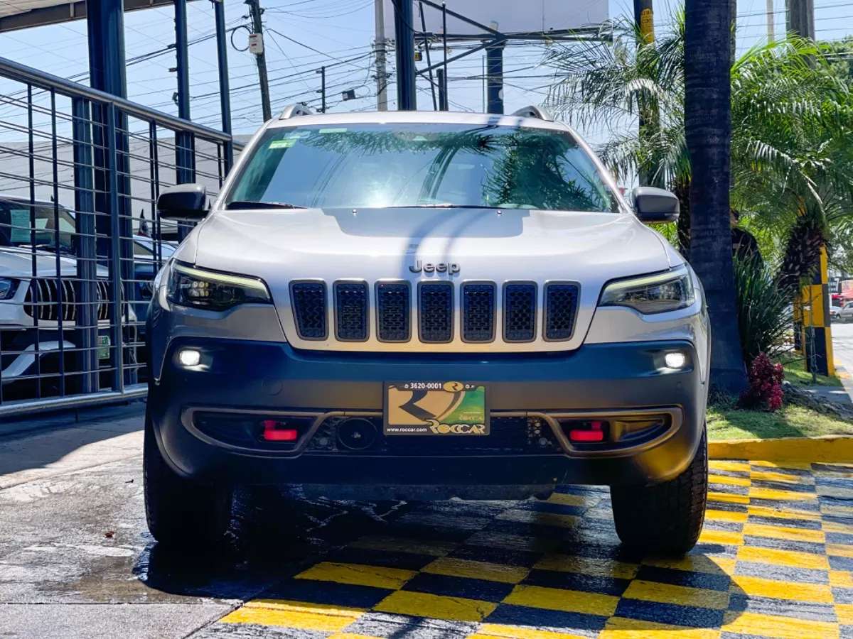 Car image 3