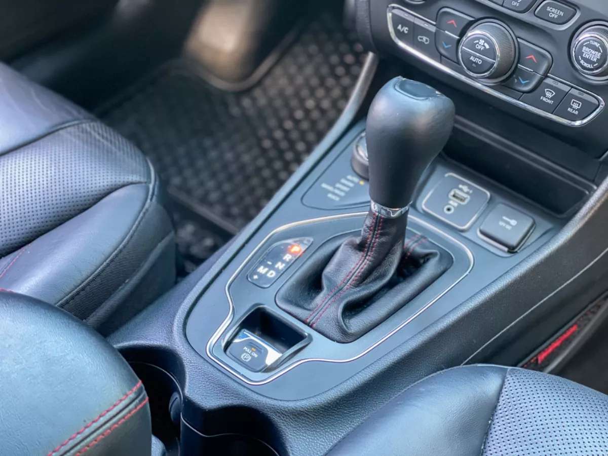 Car image 17