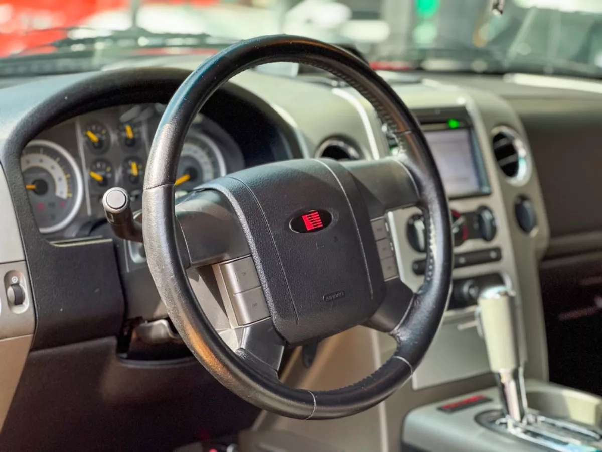 Car image 13