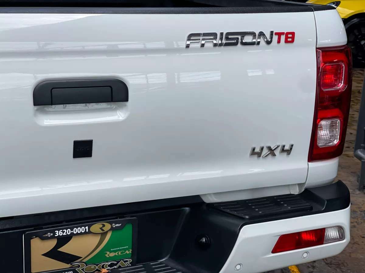 Car image 8