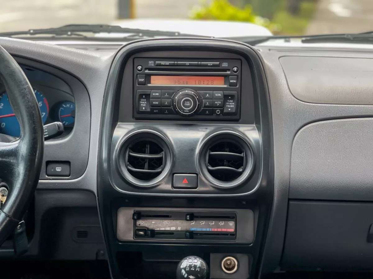 Car image 11