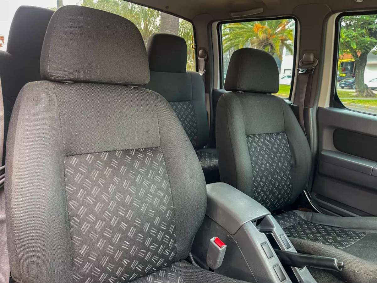 Car image 16