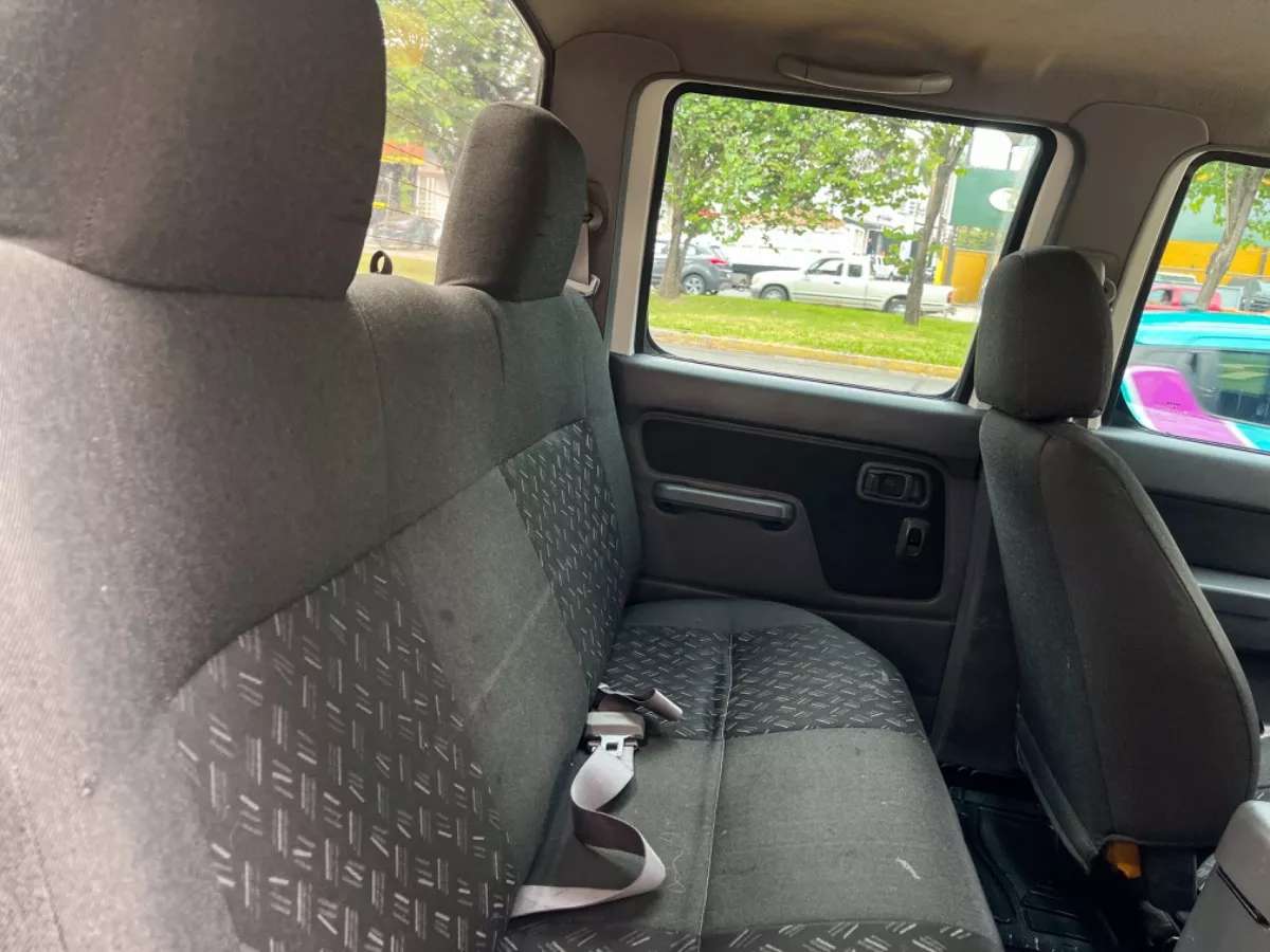 Car image 17