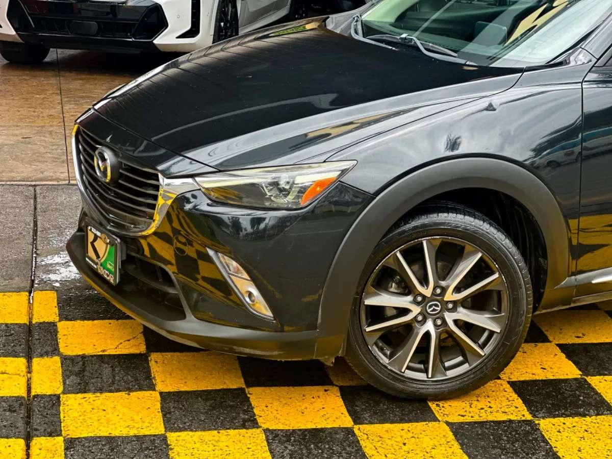 Car image 2