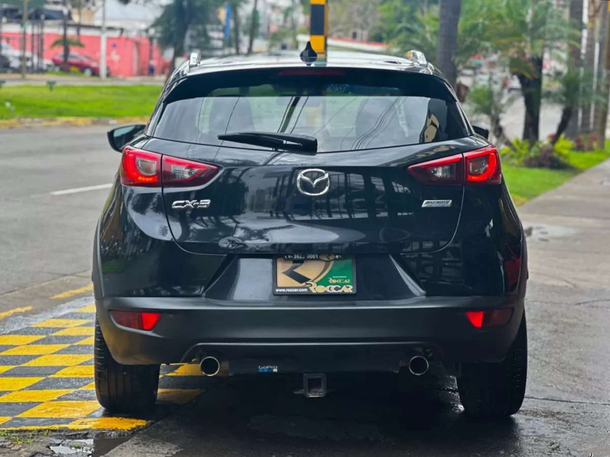 Car image 7