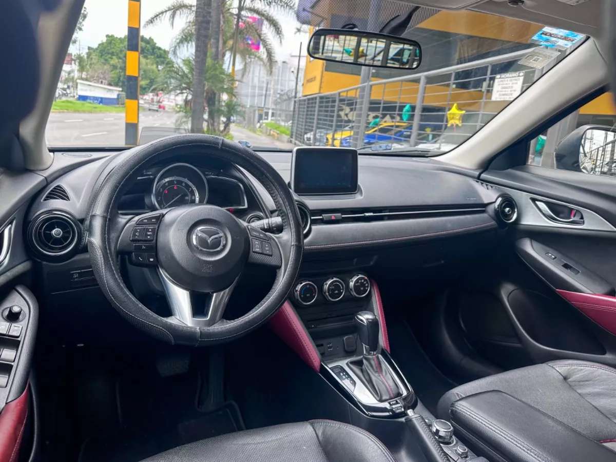 Car image 8