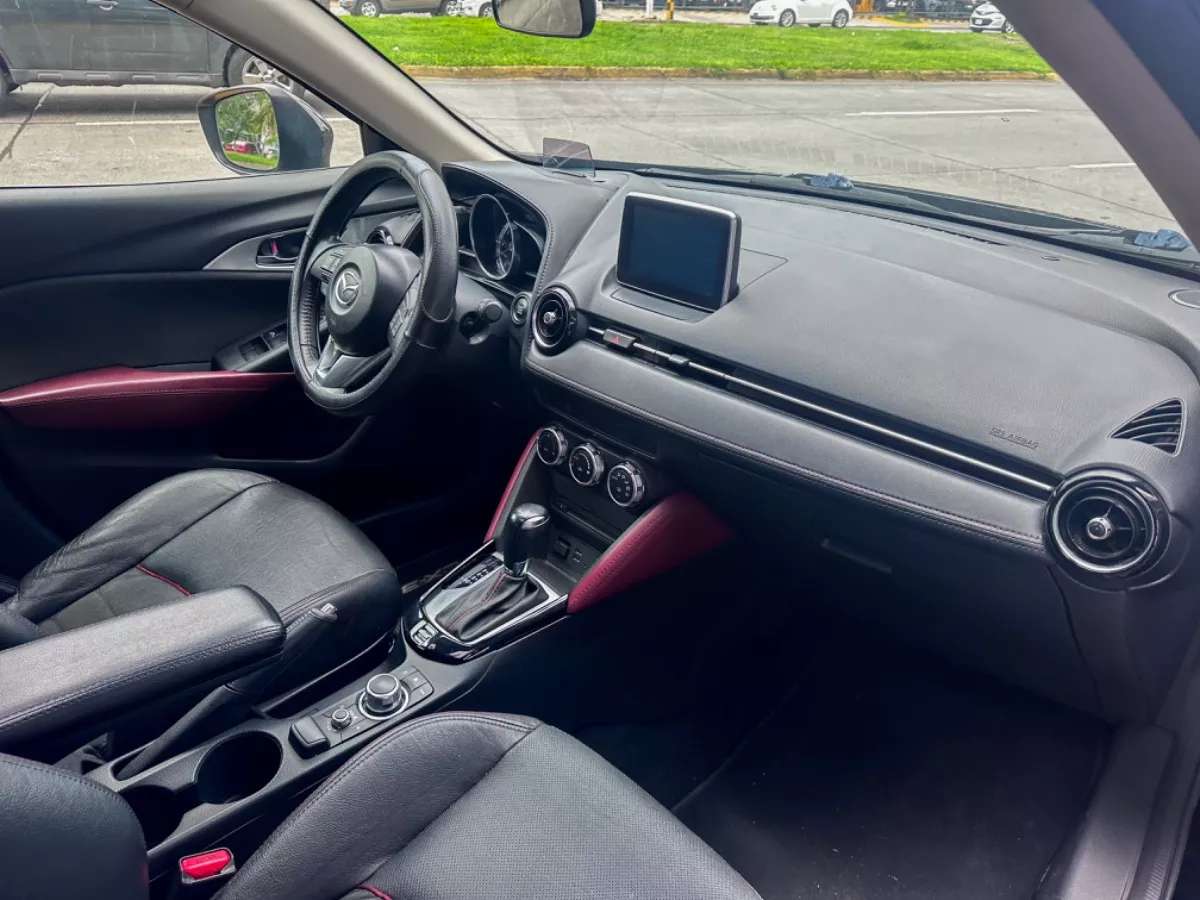Car image 10