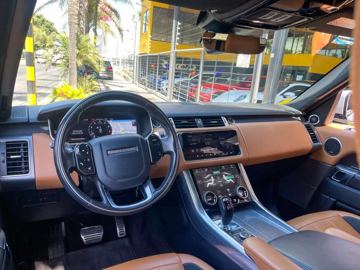 Car image 9