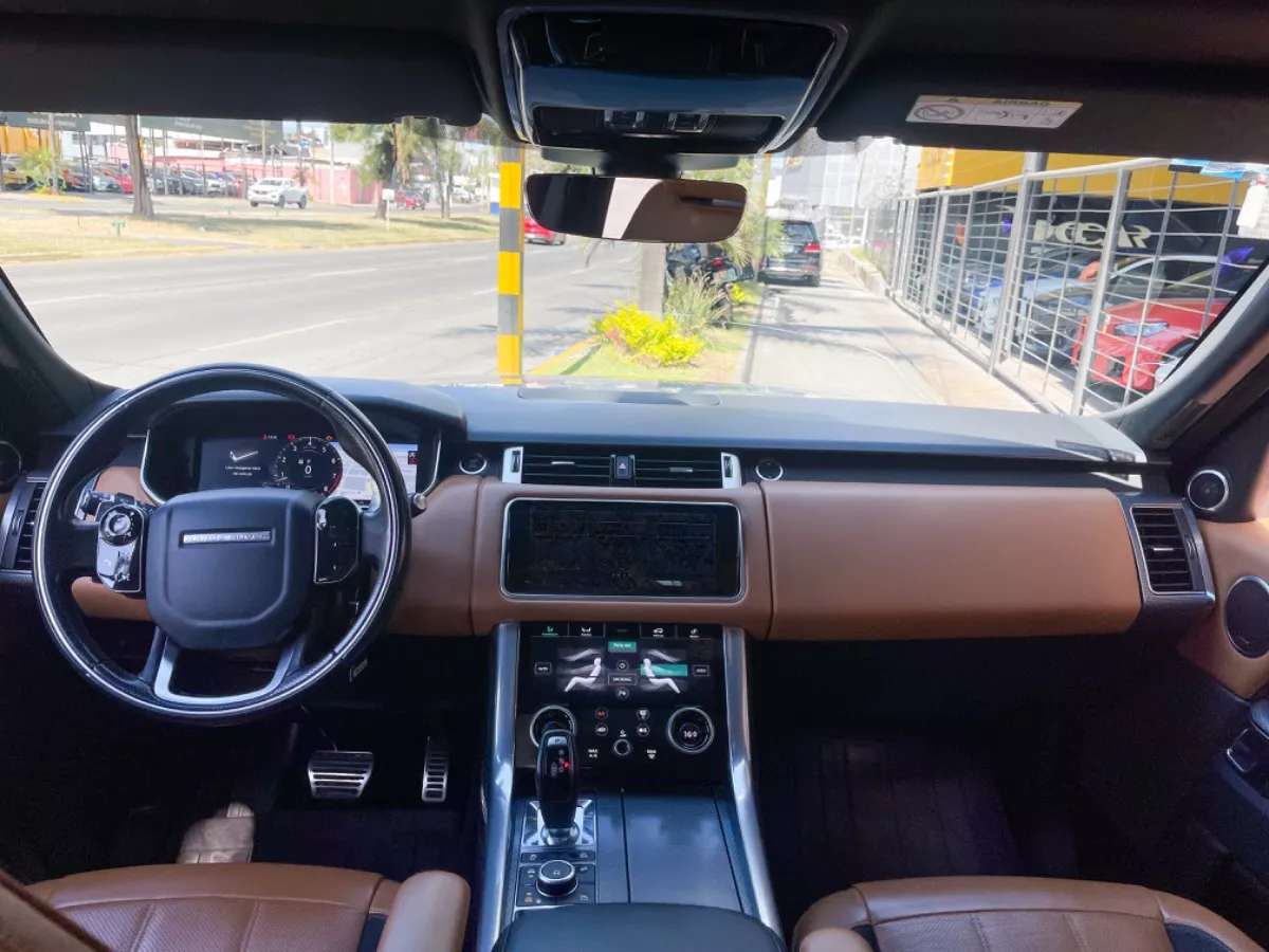 Car image 11