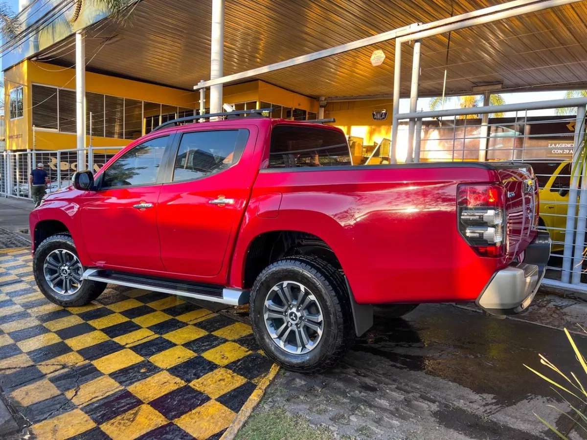 Car image 7