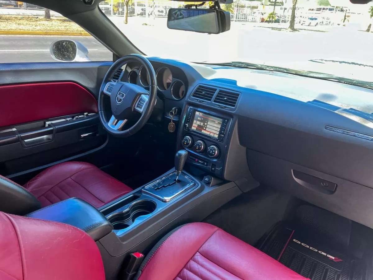 Car image 13