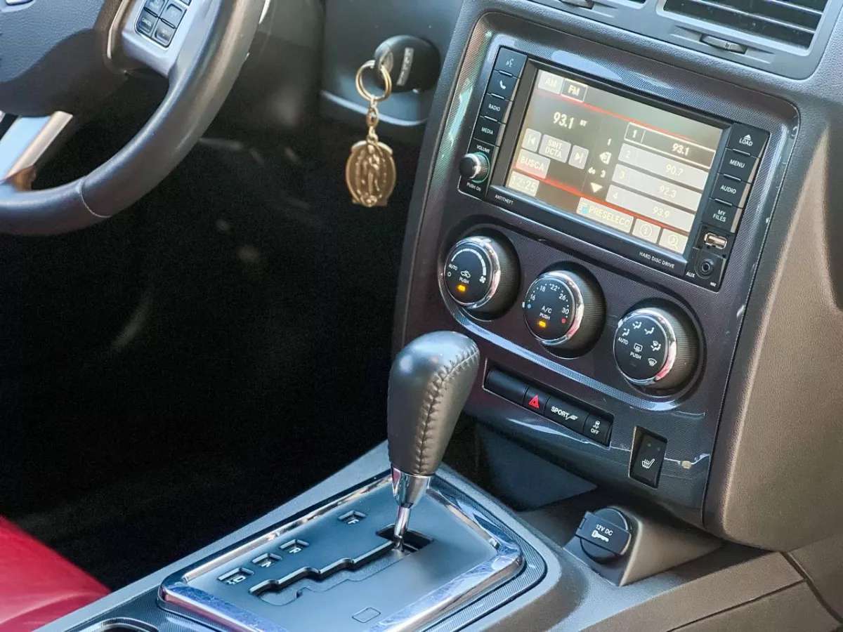 Car image 15