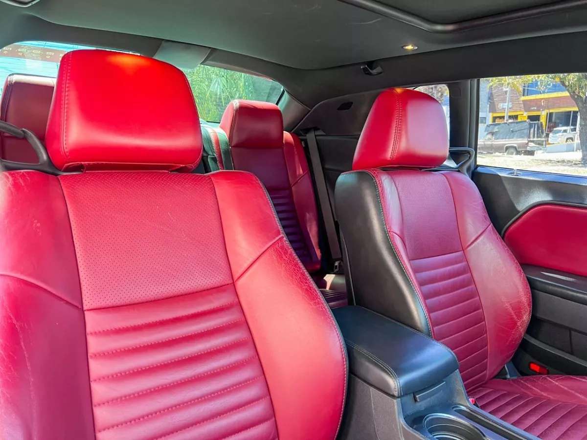 Car image 18