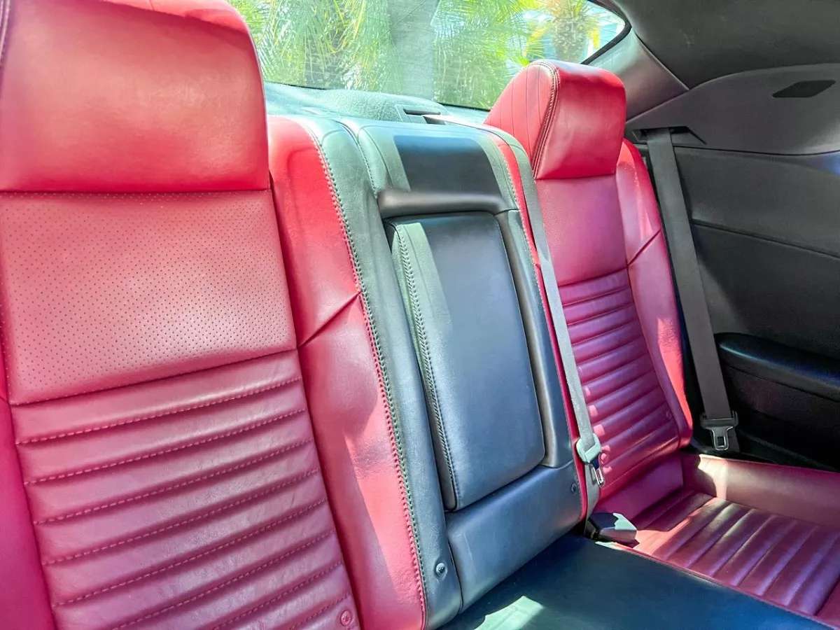 Car image 19