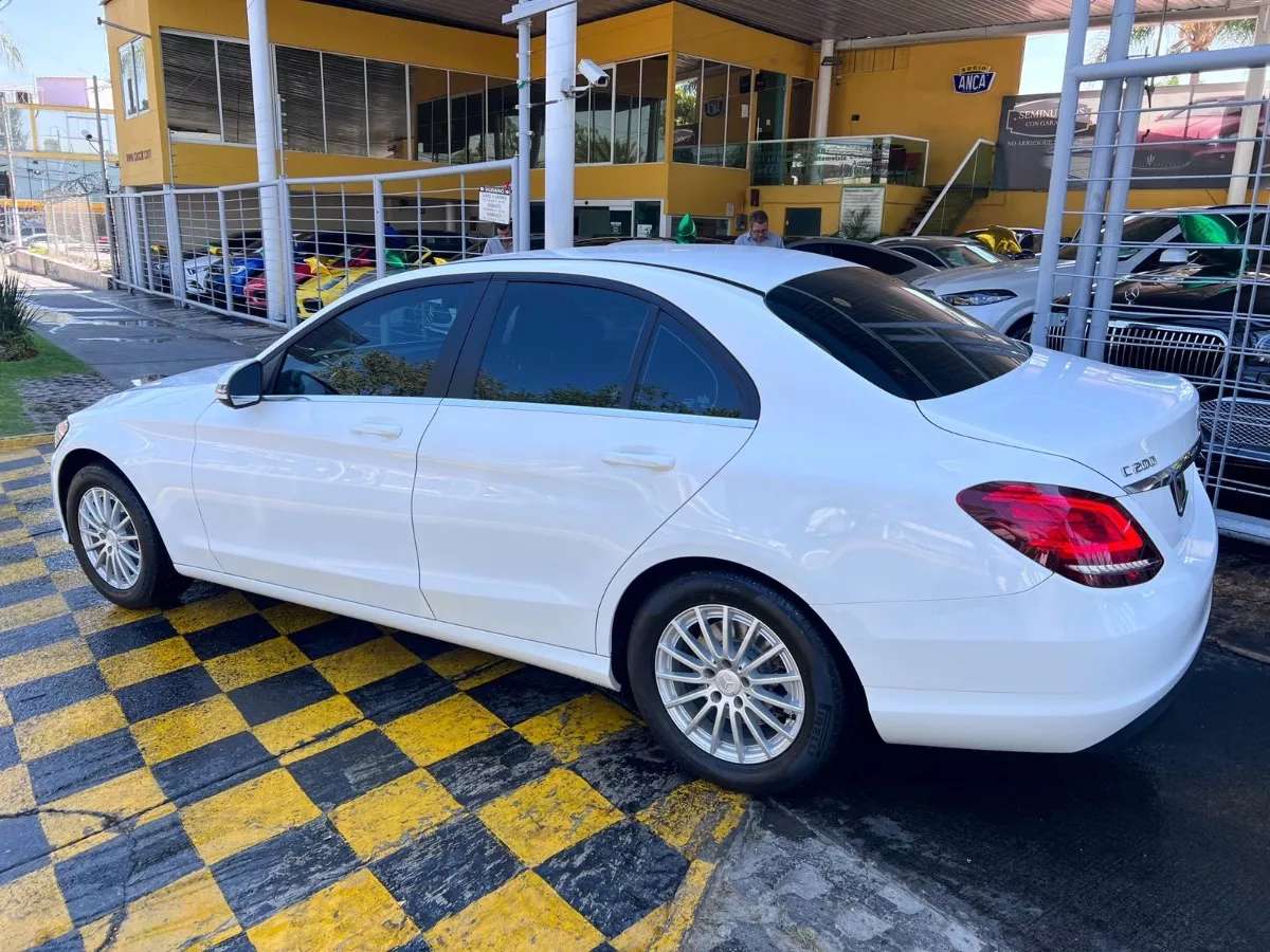 Car image 6