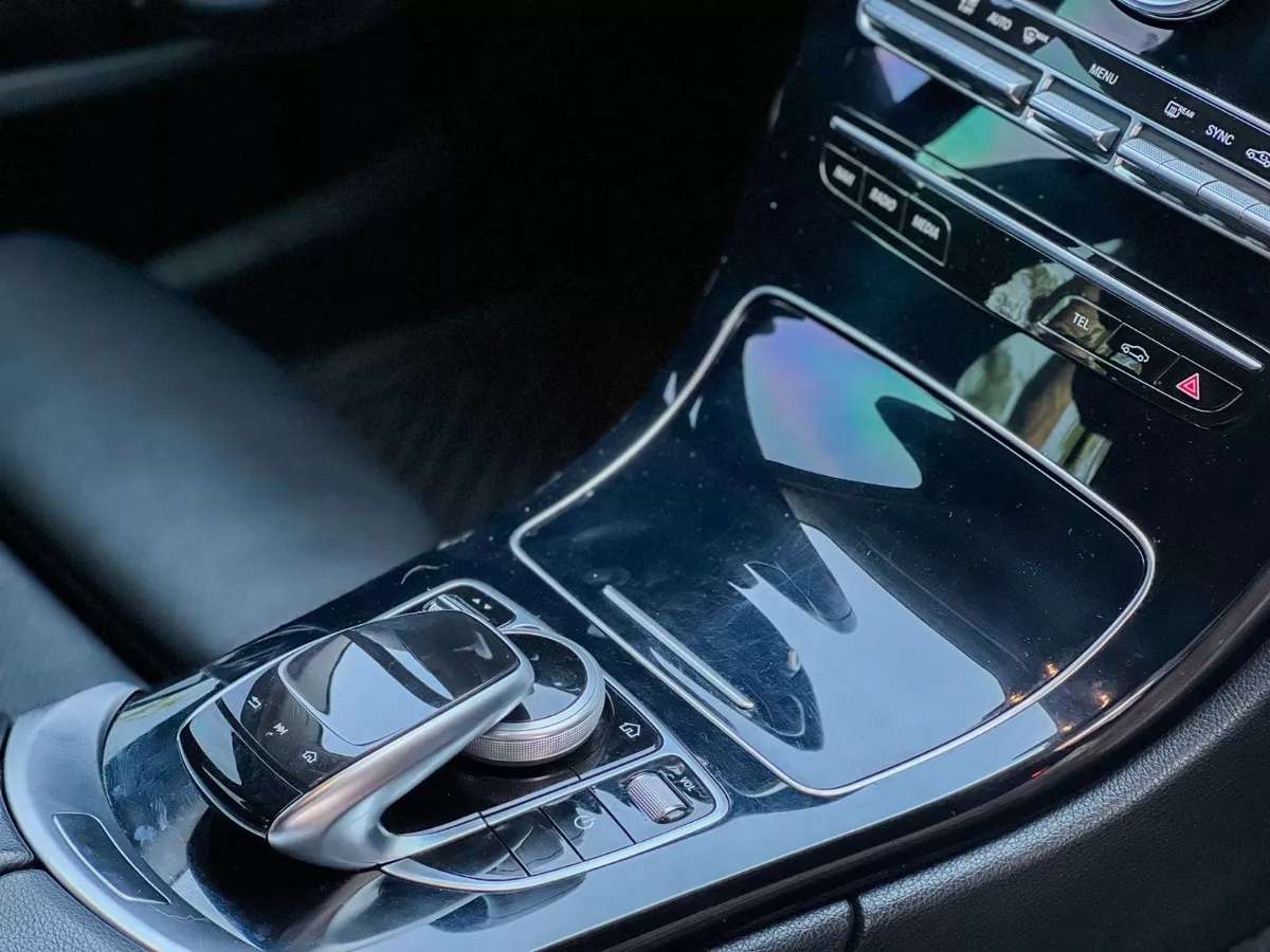 Car image 16