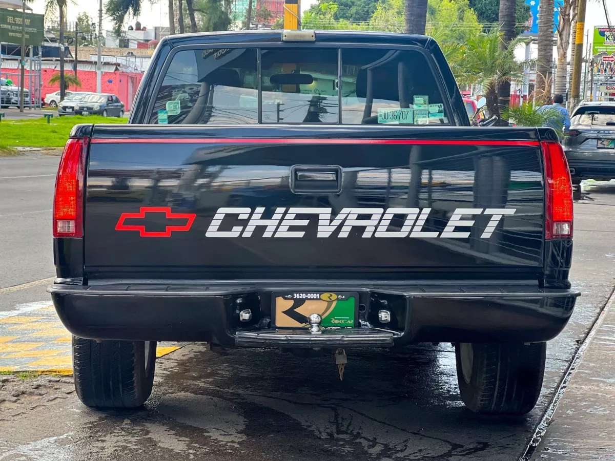 Car image 8