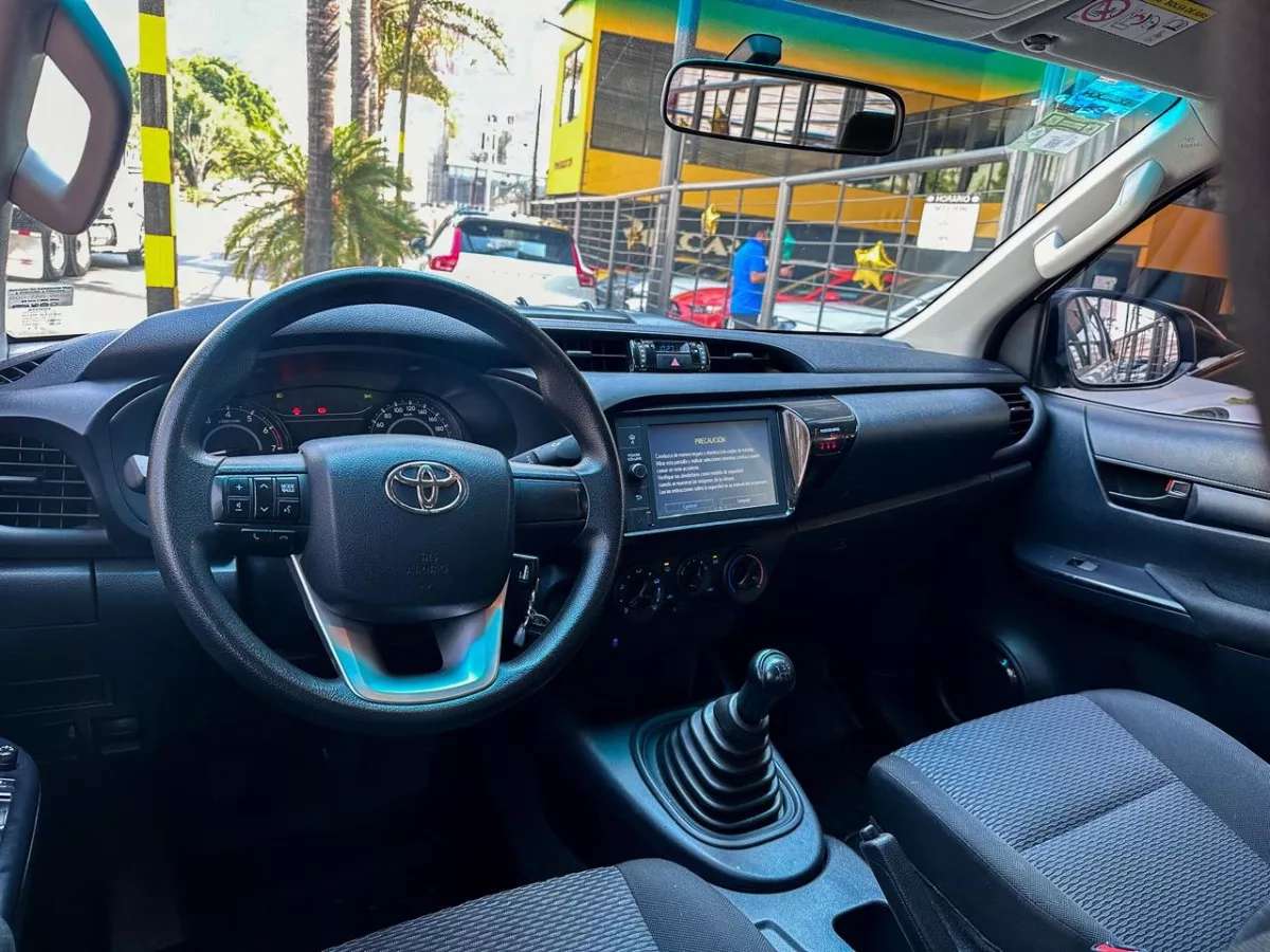 Car image 13