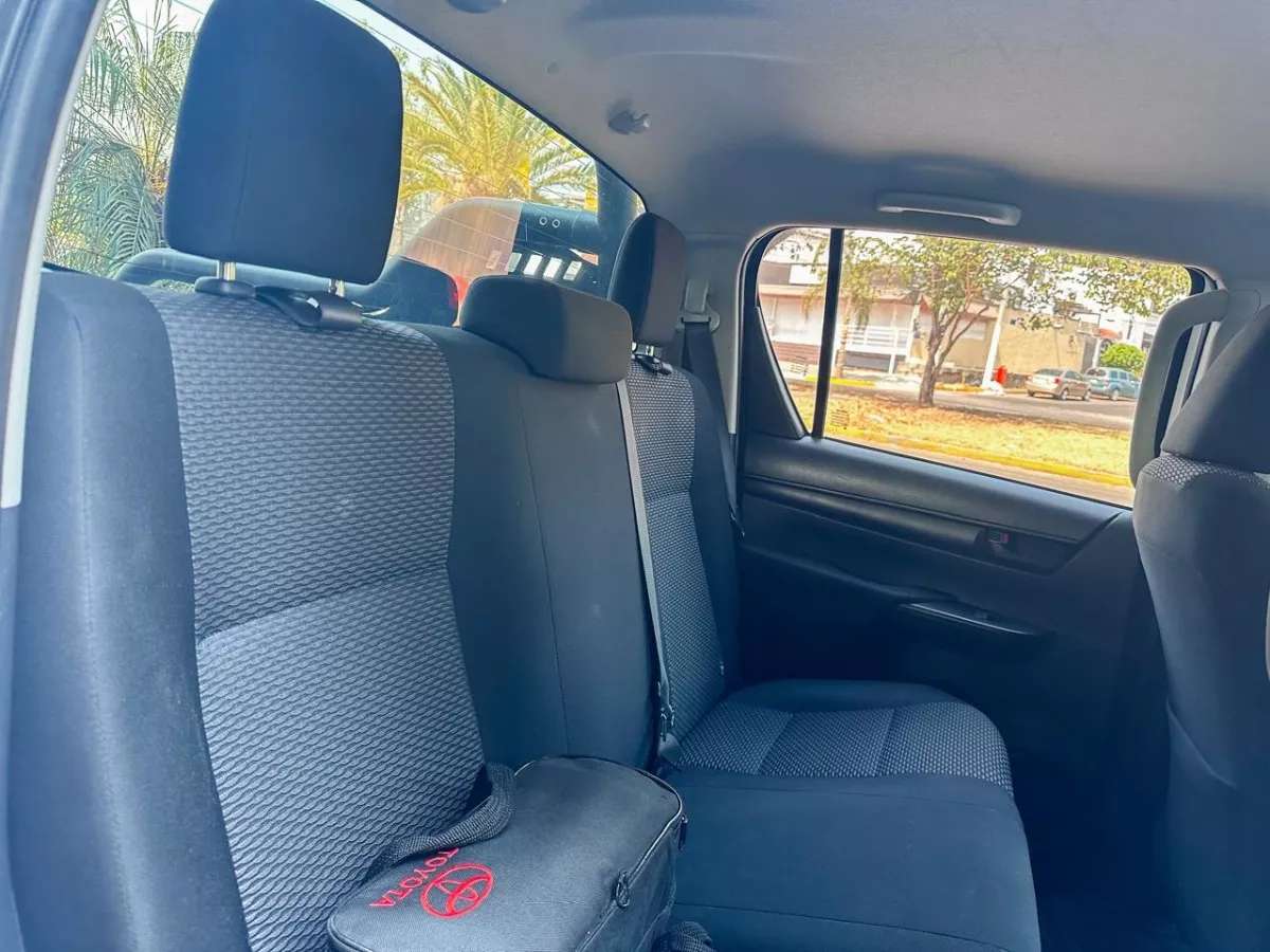Car image 21