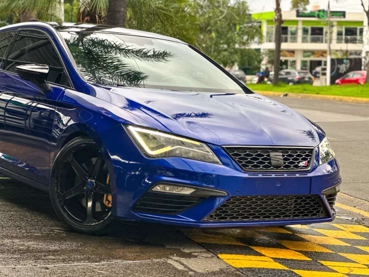 Car image 5