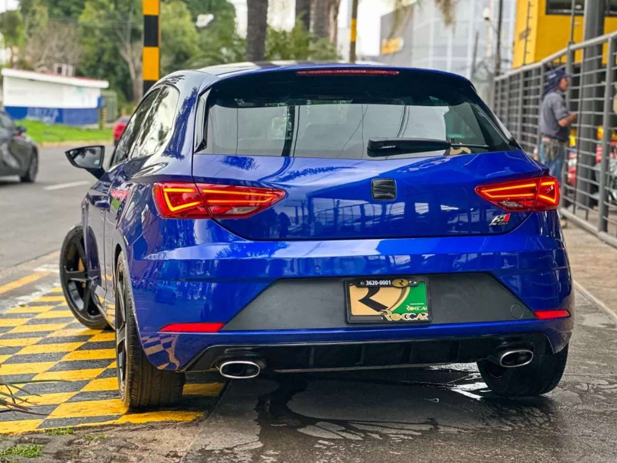 Car image 8