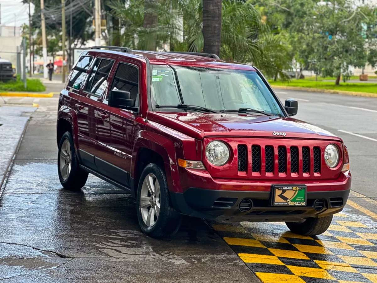 Car image 4