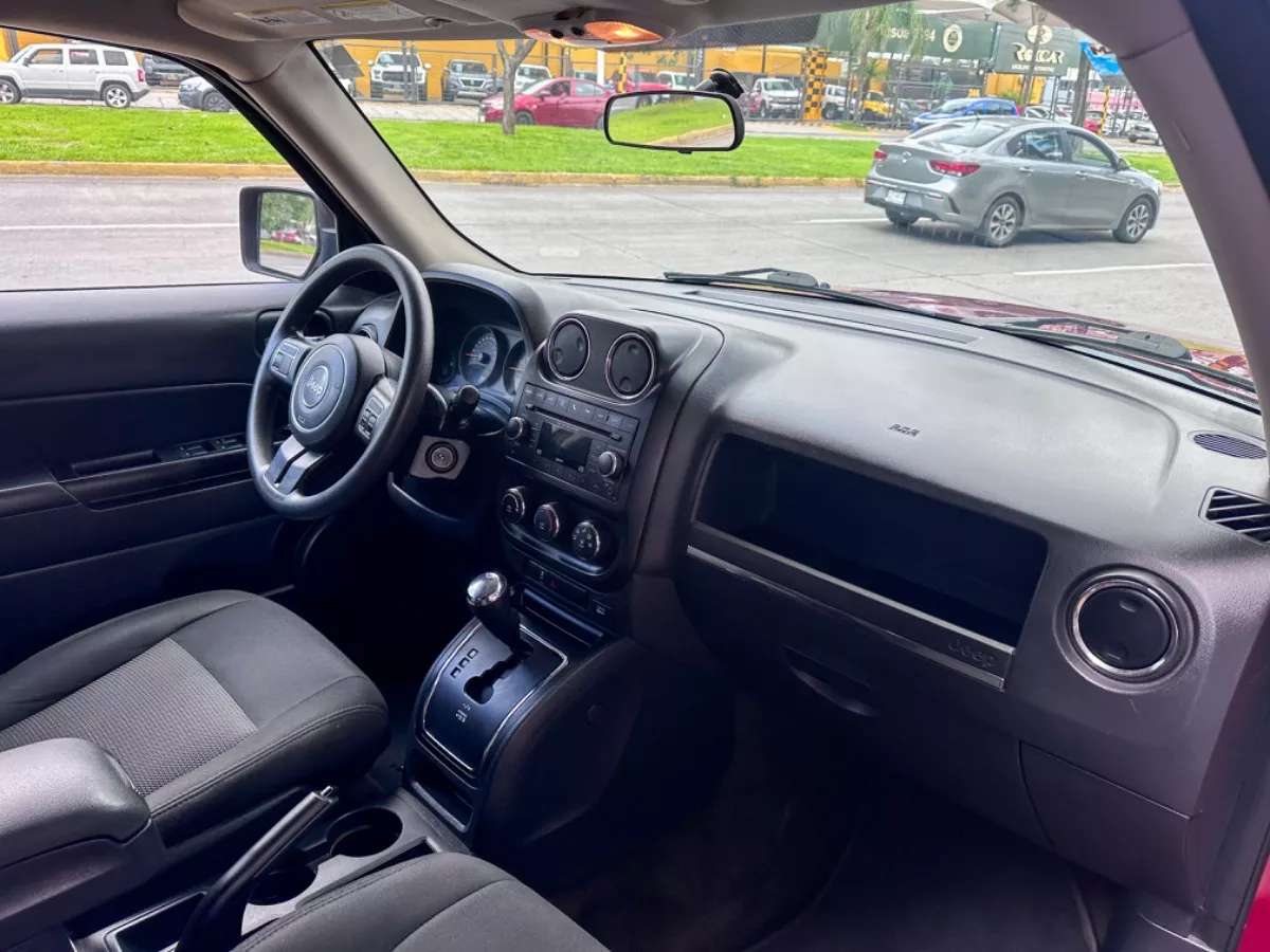 Car image 11