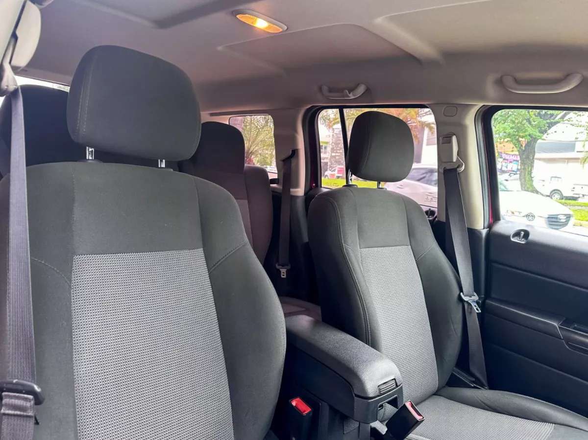 Car image 13