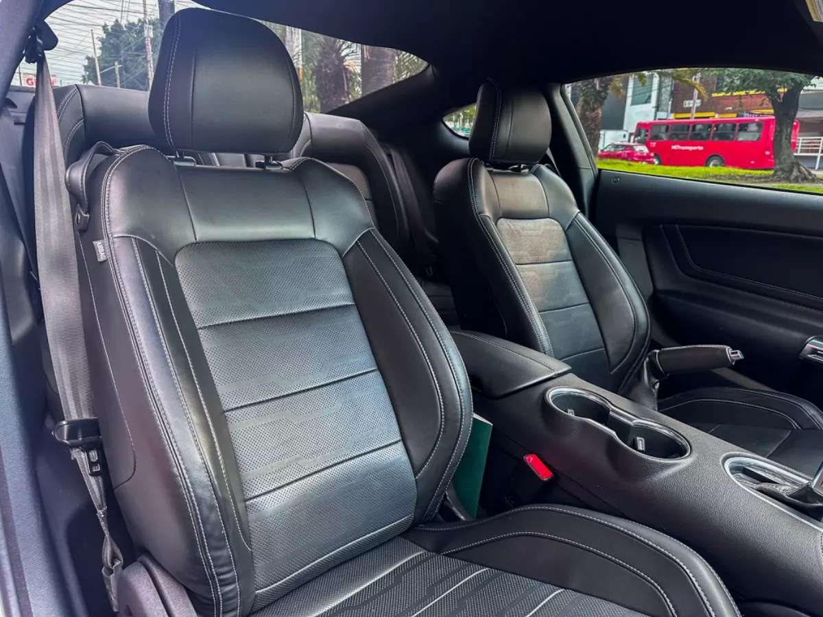 Car image 16